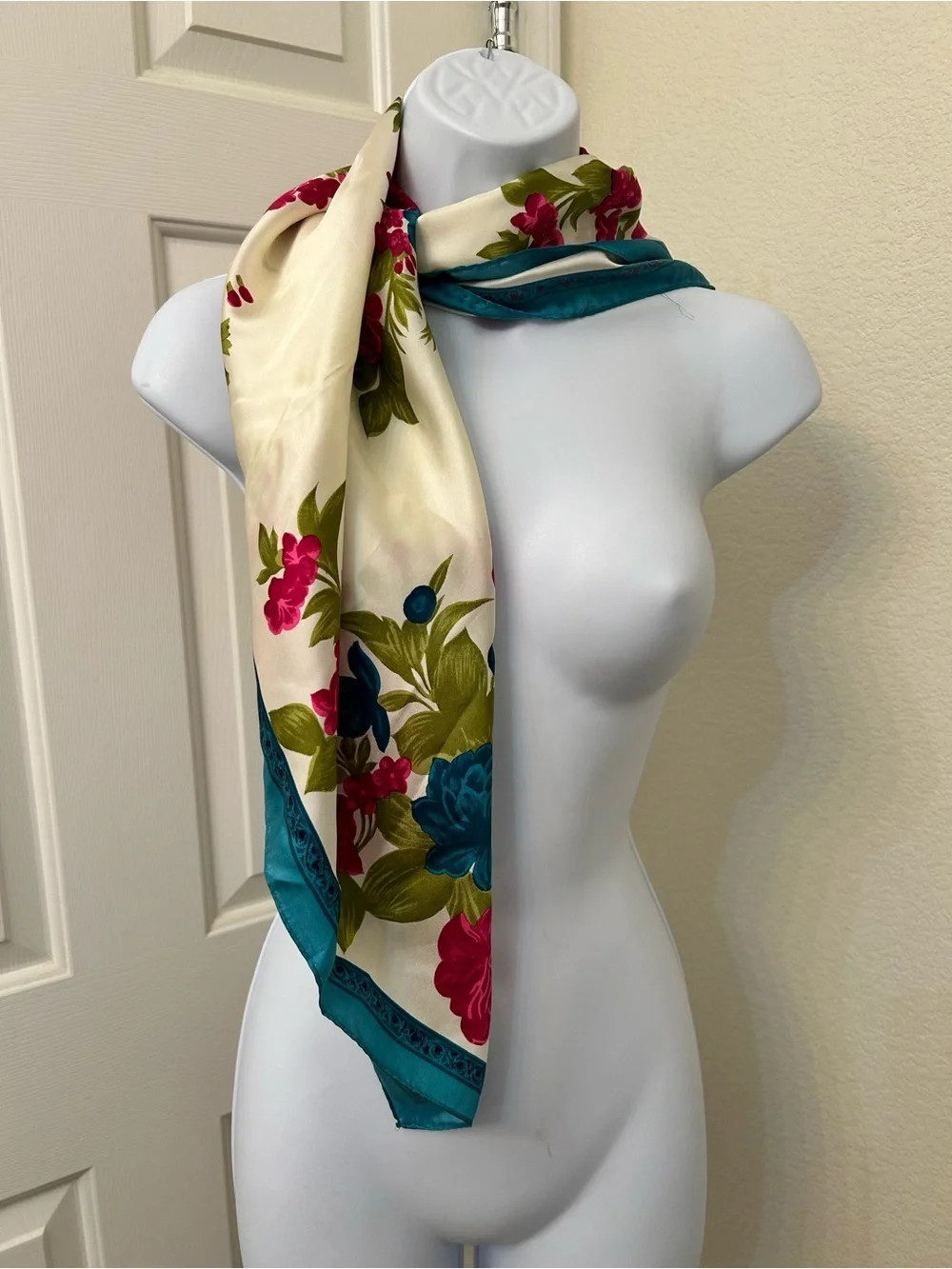 Elaine Gold 100% silk
